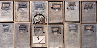 "Les boîtes aux lettres", 60 x 150 cm. 1979. Collage et relief - PONS